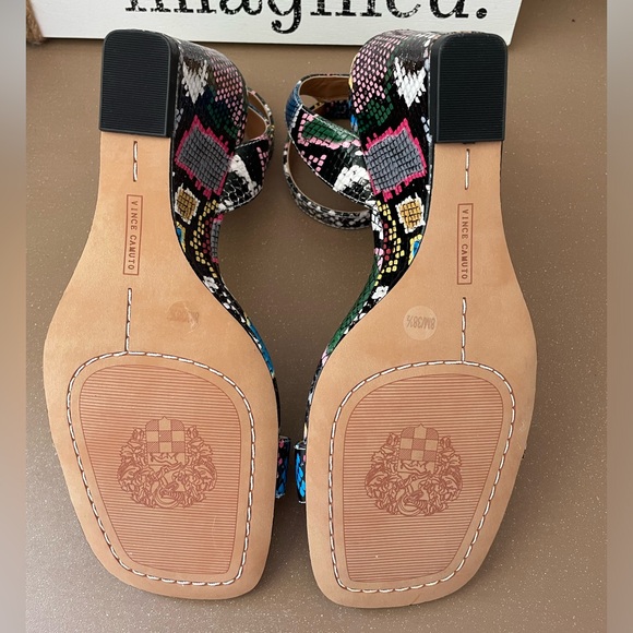 Vince Camuto Wedge - Picture 5 of 8